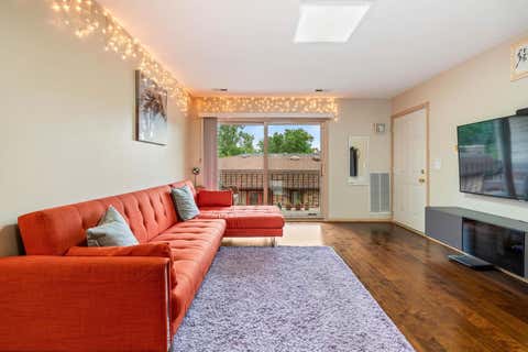 Tiny photo for 5729 N Cicero Avenue #3B, Chicago, IL 60646 (MLS # 12724548)