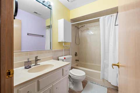 Tiny photo for 5729 N Cicero Avenue #3B, Chicago, IL 60646 (MLS # 12724548)
