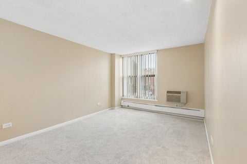 Tiny photo for 5401 S Hyde Park Boulevard #705, Chicago, IL 60615 (MLS # 12762617)