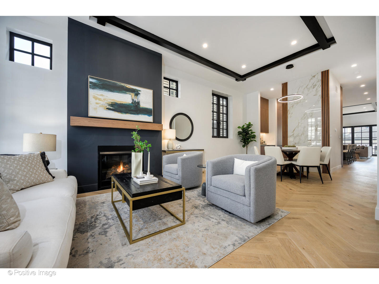 3456 N Claremont Avenue