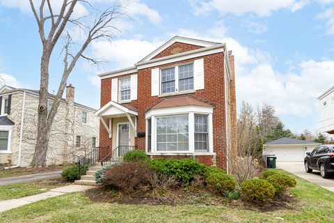 Photo of 9 S Ridge Avenue, Arlington Heights, IL 60005 (MLS # 12605802)