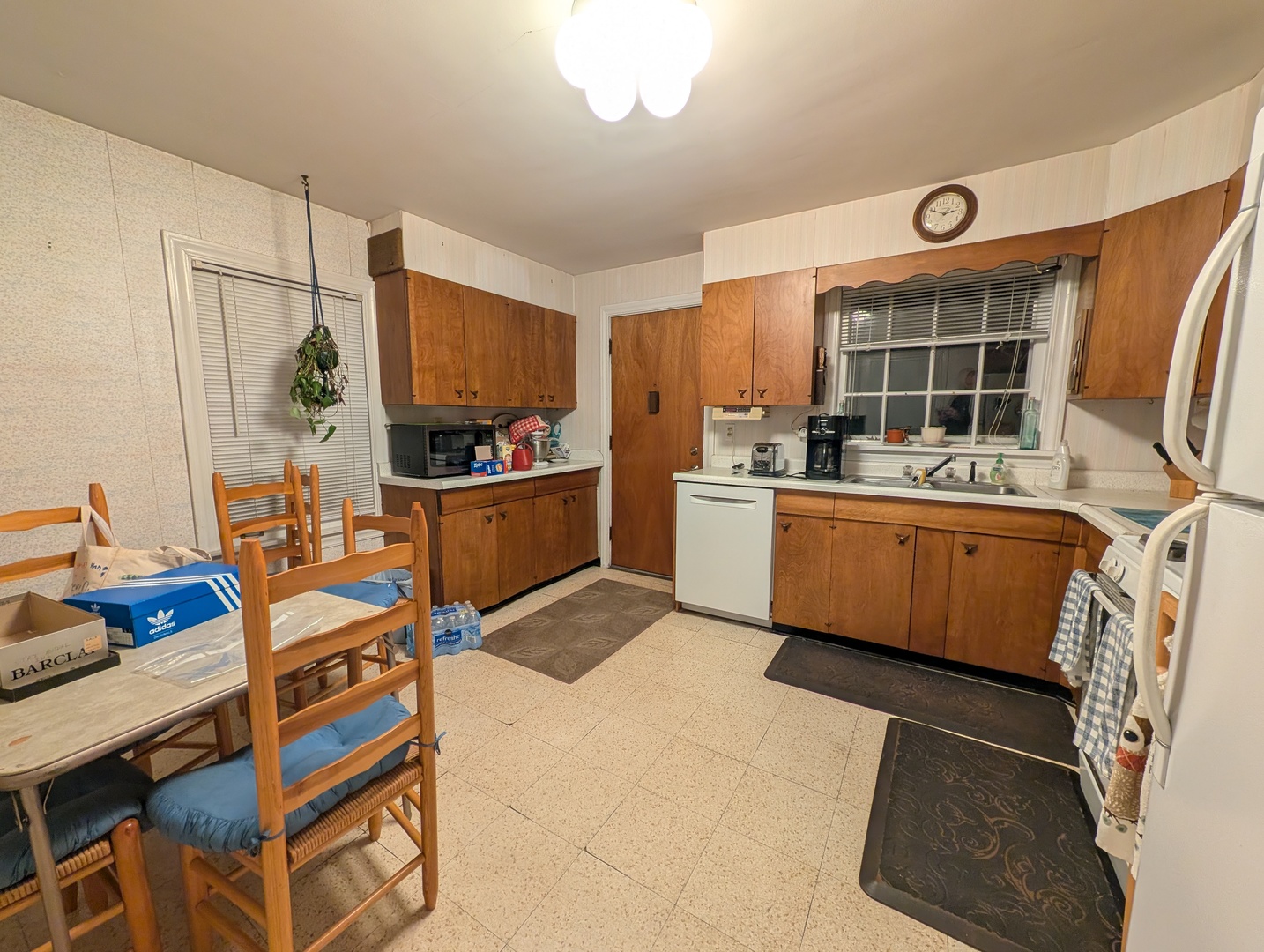 9319 N Knight Avenue