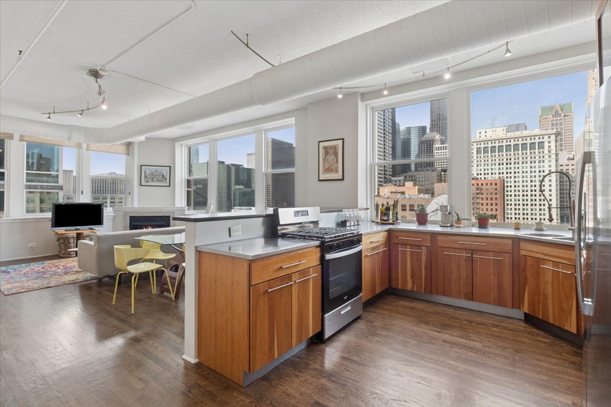 161 W HARRISON Street 901