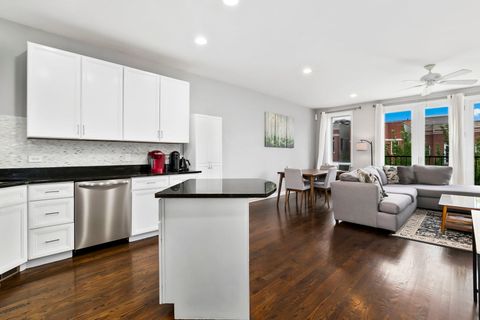 Tiny photo for 1927 W Belmont Avenue #3, Chicago, IL 60657 (MLS # 12586014)