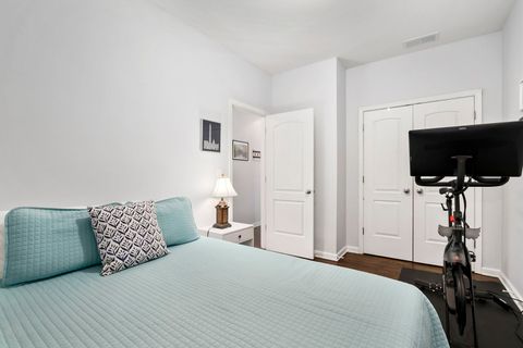 Tiny photo for 1927 W Belmont Avenue #3, Chicago, IL 60657 (MLS # 12586014)