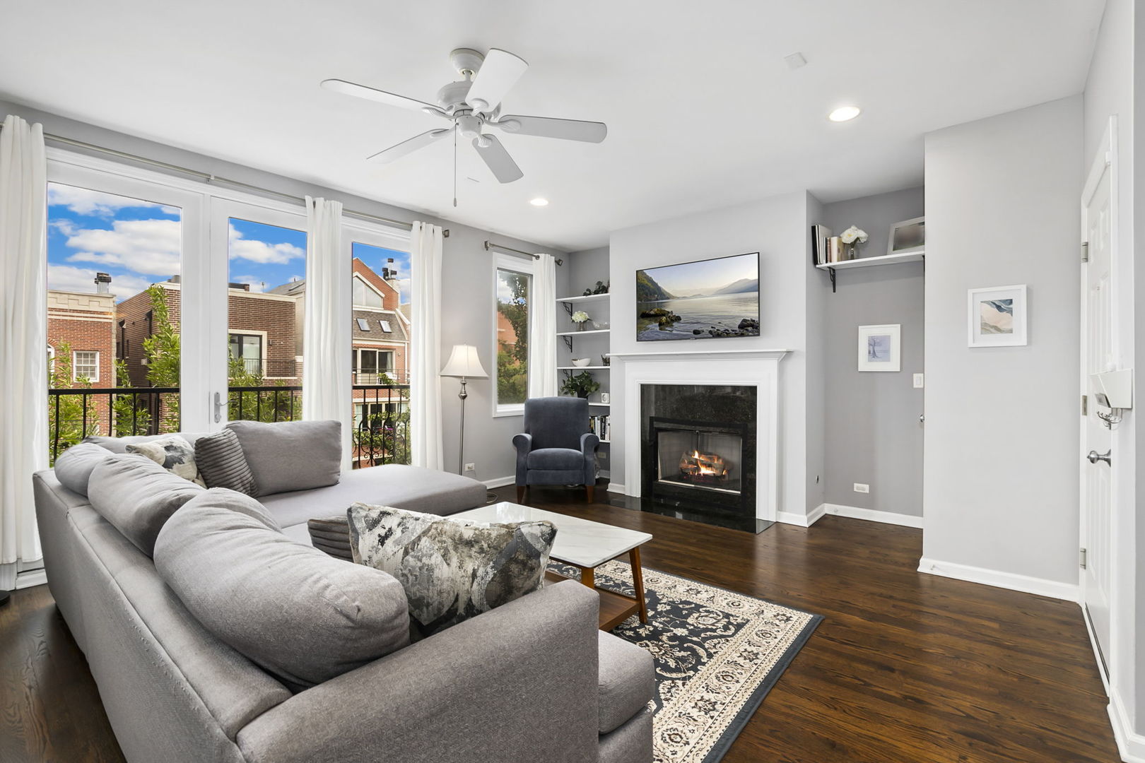 1927 W Belmont Avenue 3