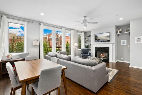 Tiny photo for 1927 W Belmont Avenue #3, Chicago, IL 60657 (MLS # 12586014)