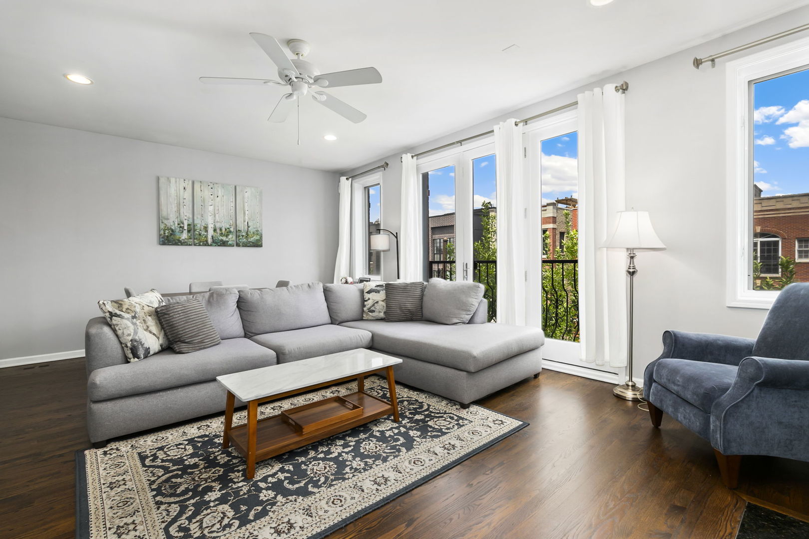 1927 W Belmont Avenue 3