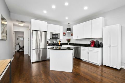 Tiny photo for 1927 W Belmont Avenue #3, Chicago, IL 60657 (MLS # 12586014)