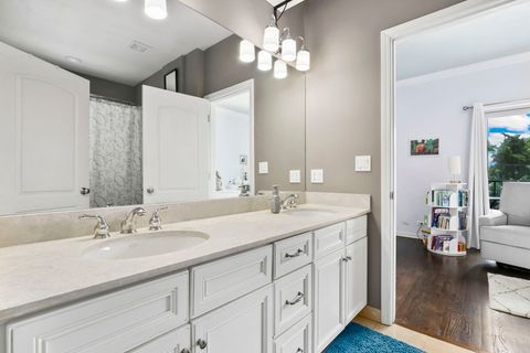 Tiny photo for 1927 W Belmont Avenue #3, Chicago, IL 60657 (MLS # 12586014)