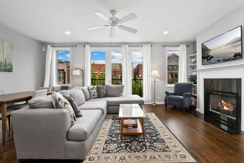 Tiny photo for 1927 W Belmont Avenue #3, Chicago, IL 60657 (MLS # 12586014)