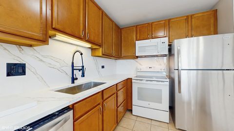 Tiny photo for 4220 Bonhill Drive #3E, Arlington Heights, IL 60004 (MLS # 12440594)