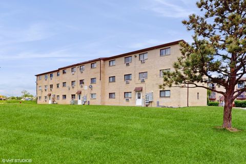 Tiny photo for 4220 Bonhill Drive #3E, Arlington Heights, IL 60004 (MLS # 12440594)