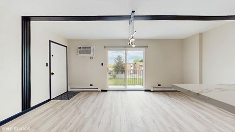 Tiny photo for 4220 Bonhill Drive #3E, Arlington Heights, IL 60004 (MLS # 12440594)