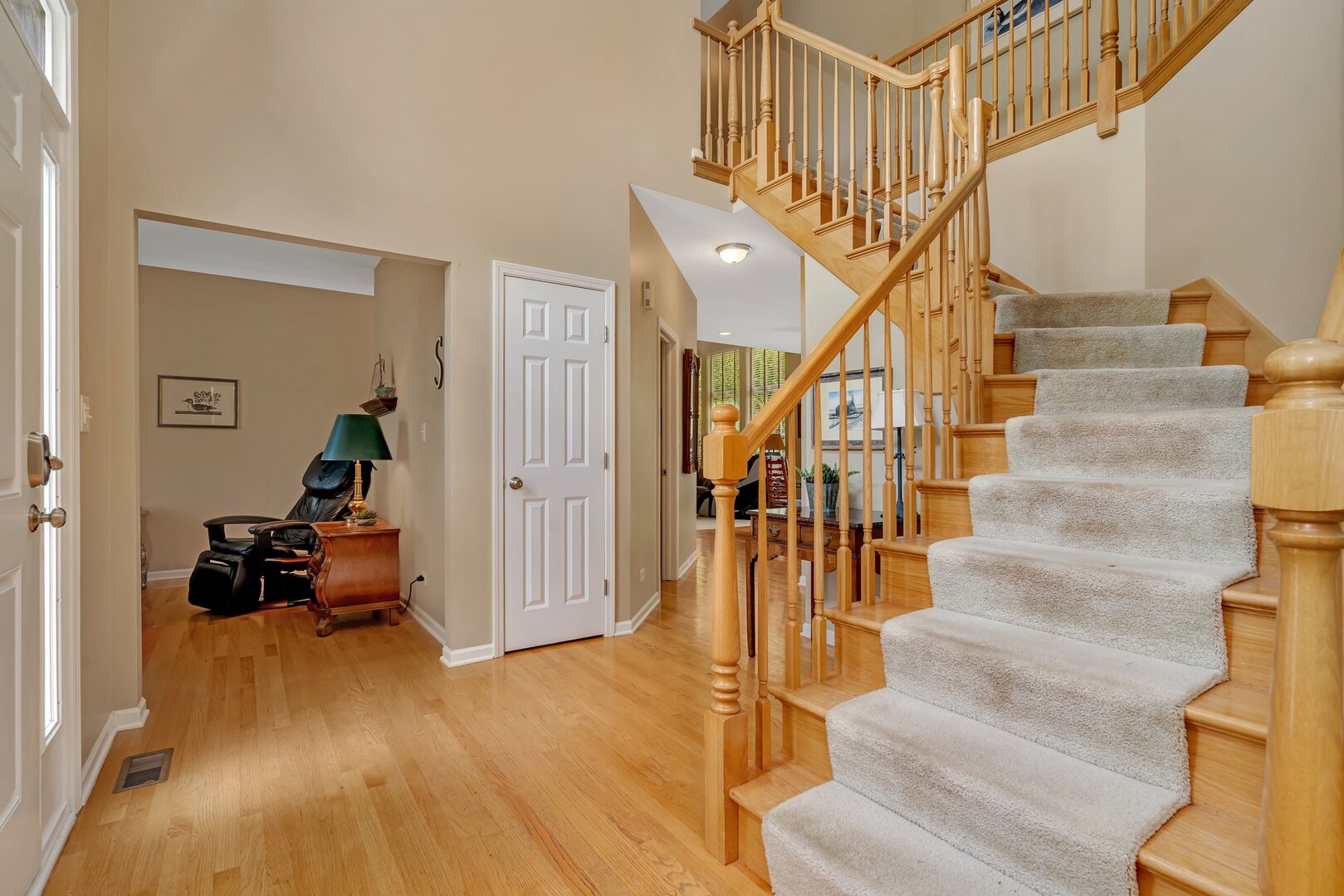 1041 White Plains Lane