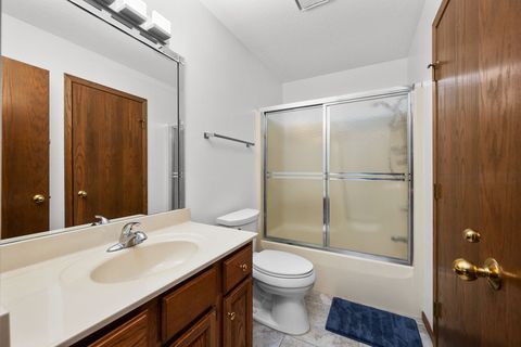 Tiny photo for 3028 Red Wing Court, Bettendorf, IA 52722 (MLS # 12607496)