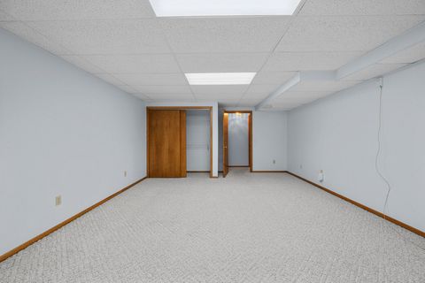 Tiny photo for 3028 Red Wing Court, Bettendorf, IA 52722 (MLS # 12607496)