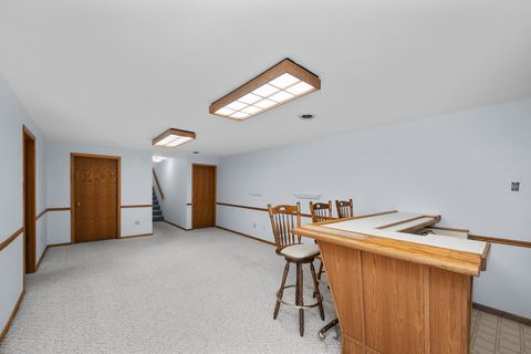 Tiny photo for 3028 Red Wing Court, Bettendorf, IA 52722 (MLS # 12607496)