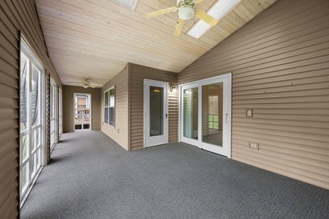 Tiny photo for 3028 Red Wing Court, Bettendorf, IA 52722 (MLS # 12607496)