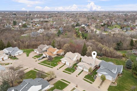 Tiny photo for 3028 Red Wing Court, Bettendorf, IA 52722 (MLS # 12607496)