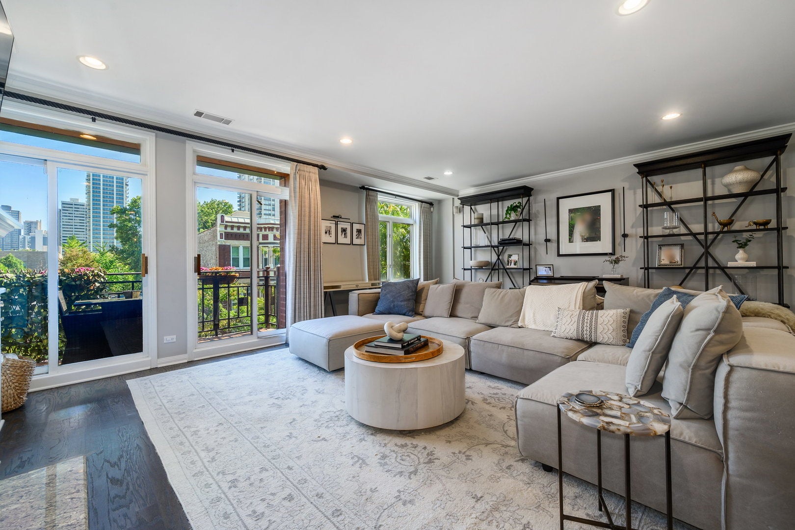 1414 N Wells Street 406