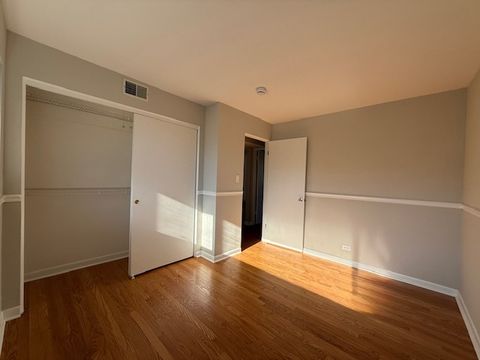 Tiny photo for 10 Garden Drive #8, La Grange Park, IL 60526 (MLS # 12545763)