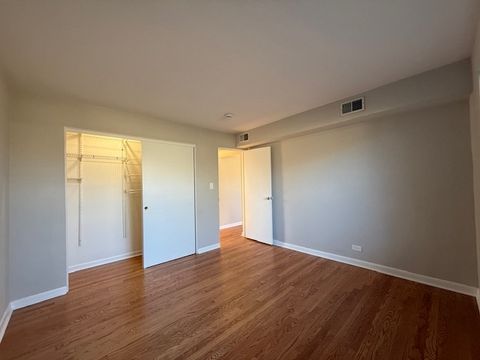 Tiny photo for 10 Garden Drive #8, La Grange Park, IL 60526 (MLS # 12545763)