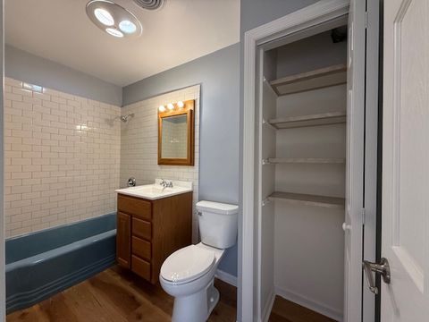 Tiny photo for 10 Garden Drive #8, La Grange Park, IL 60526 (MLS # 12545763)