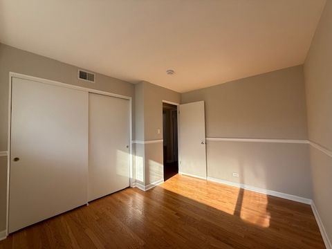 Tiny photo for 10 Garden Drive #8, La Grange Park, IL 60526 (MLS # 12545763)