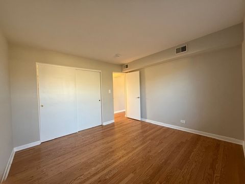 Tiny photo for 10 Garden Drive #8, La Grange Park, IL 60526 (MLS # 12545763)