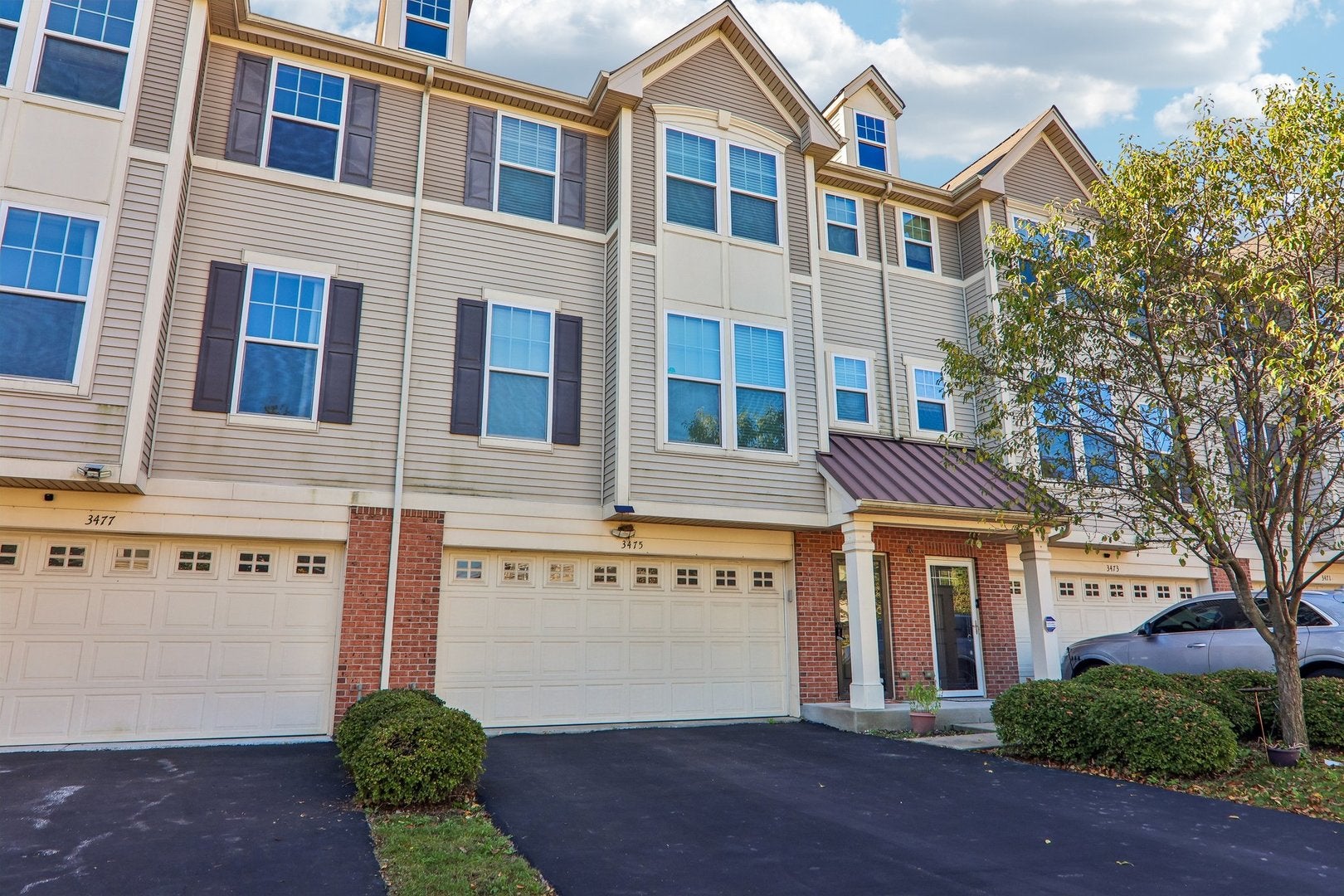 3475 Bradbury Circle