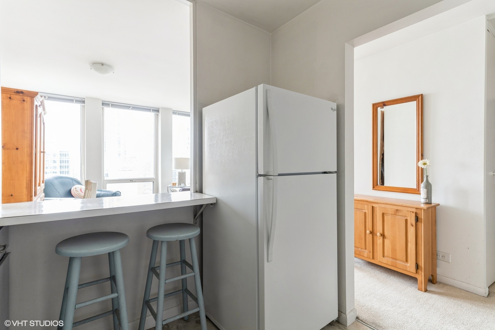 111 E CHESTNUT Street 27E