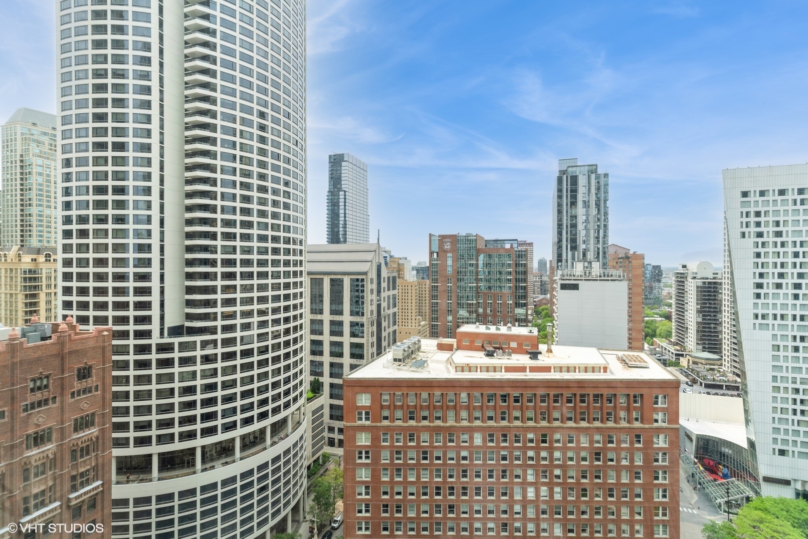 111 E CHESTNUT Street 27E