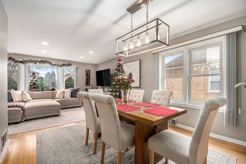 Tiny photo for 1673 Spruce Avenue, Des Plaines, IL 60018 (MLS # 12530129)