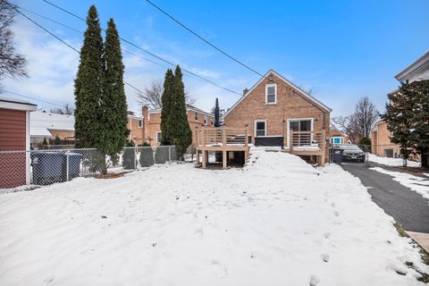 Tiny photo for 1673 Spruce Avenue, Des Plaines, IL 60018 (MLS # 12530129)