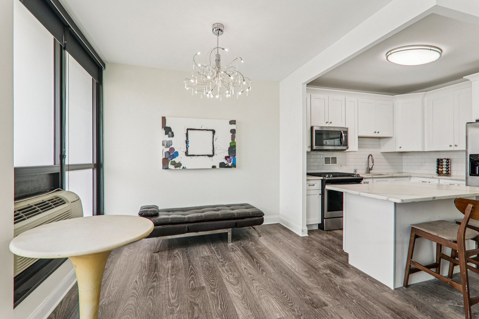 2941 S Michigan Avenue 105