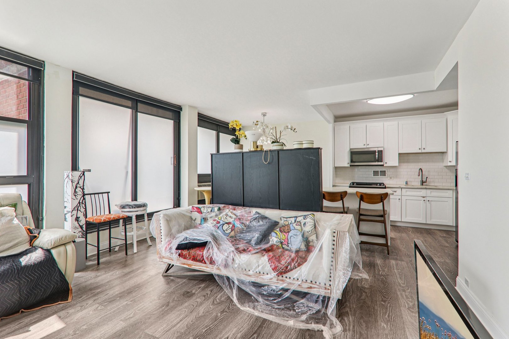 2941 S Michigan Avenue 105