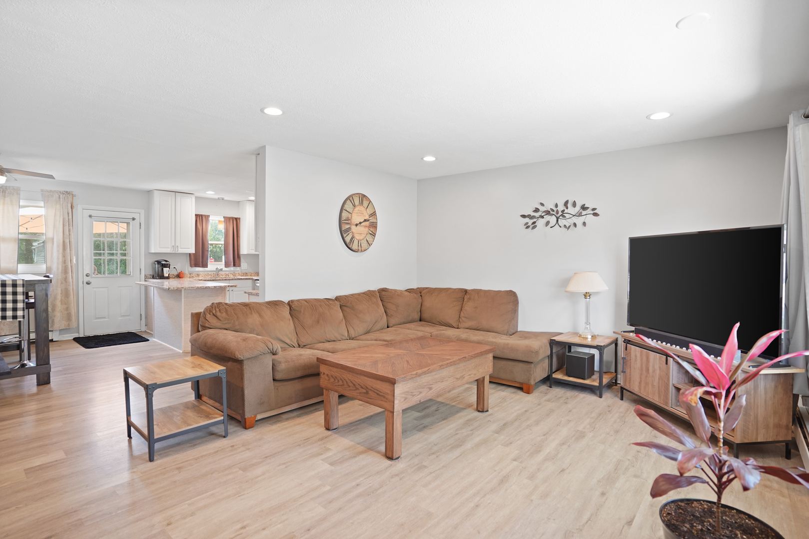 582 Phillips Circle