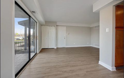 Tiny photo for 6323 175TH Street #1W, Tinley Park, IL 60477 (MLS # 12554633)