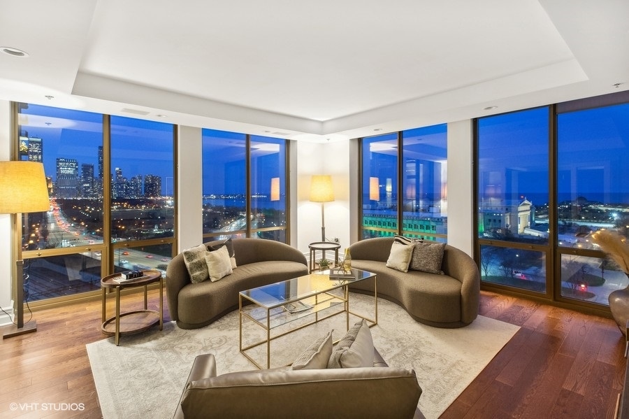 1335 S Prairie Avenue 1501