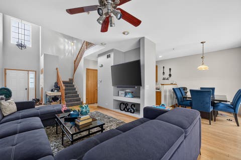 Tiny photo for 949 Tanager Court, Glen Ellyn, IL 60137 (MLS # 12697945)