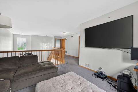 Tiny photo for 949 Tanager Court, Glen Ellyn, IL 60137 (MLS # 12697945)