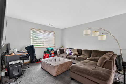 Tiny photo for 949 Tanager Court, Glen Ellyn, IL 60137 (MLS # 12697945)