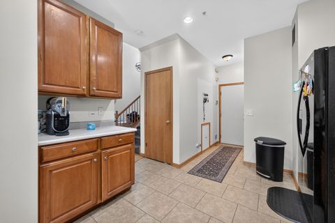 Tiny photo for 949 Tanager Court, Glen Ellyn, IL 60137 (MLS # 12697945)