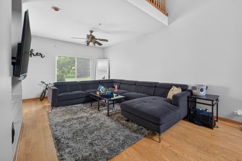 Tiny photo for 949 Tanager Court, Glen Ellyn, IL 60137 (MLS # 12697945)