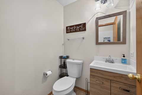 Tiny photo for 949 Tanager Court, Glen Ellyn, IL 60137 (MLS # 12697945)