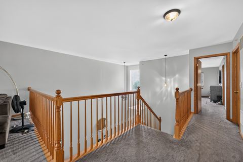 Tiny photo for 949 Tanager Court, Glen Ellyn, IL 60137 (MLS # 12697945)