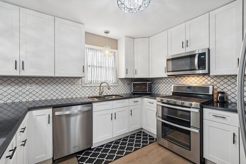 Tiny photo for 15201 GEOFFREY Road, Oak Forest, IL 60452 (MLS # 12622862)