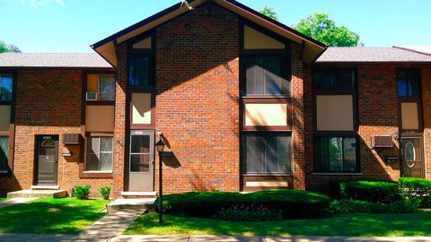 Photo of 1S122 Stratford Lane, Villa Park, IL 60181 (MLS # 12488326)