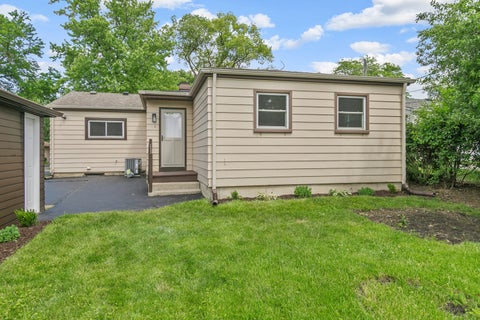 Tiny photo for 310 Rosewood Avenue, Buffalo Grove, IL 60089 (MLS # 12667048)